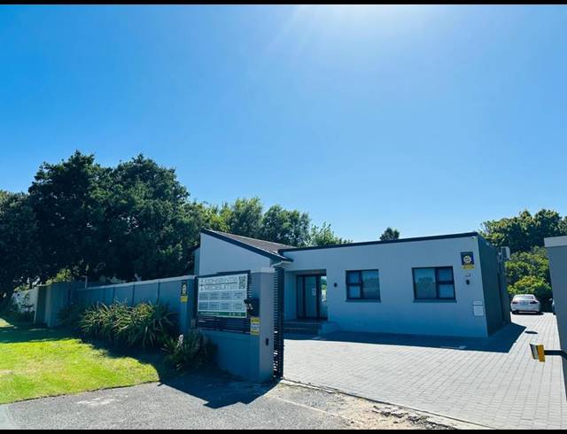 BUSINESS PROPERTY TO RENT IN CONSTANTIA
